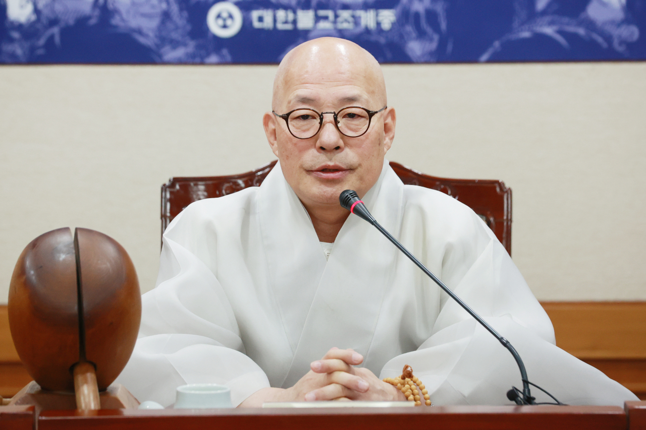 대한불교조계종 총무원장 진우스님이 26일 오전 서울 종로구 불교중앙박물관에서 열린 취임 1주년 기자간담회에서 발언하고 있다. [연합]