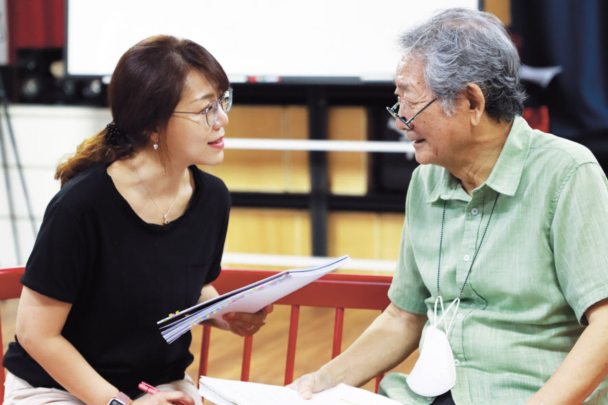 ‘연극인 가족’인 전무송·전현아가 20년 만에 무대에서 ‘부녀’로 다시 만났다. [스튜디오반 제공]