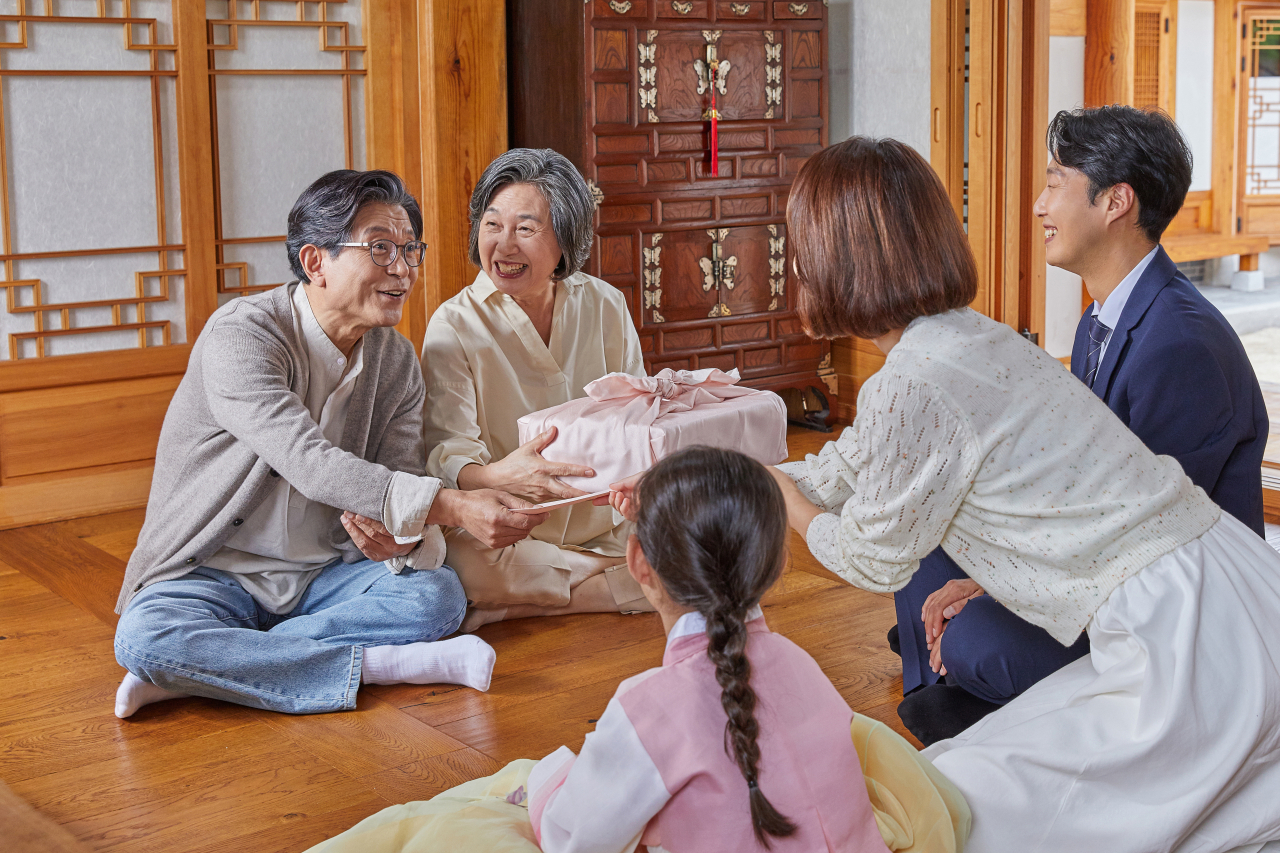 “추석 용돈줬다가 ‘증여세’ 폭탄 맞을 수도”…꼭 알아야 할 가족 간 금전거래 주의점[머니뭐니]