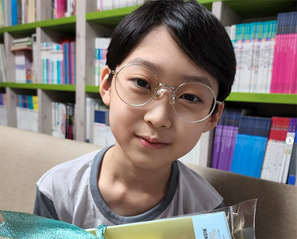 IQ 204의 '영재 소년' 백강현(10)군이 올해 서울과학고를 자퇴했다. 백군 측은 그 배경에 학폭이 있었다고 주장했다. [백강현 인스타그램 캡처]