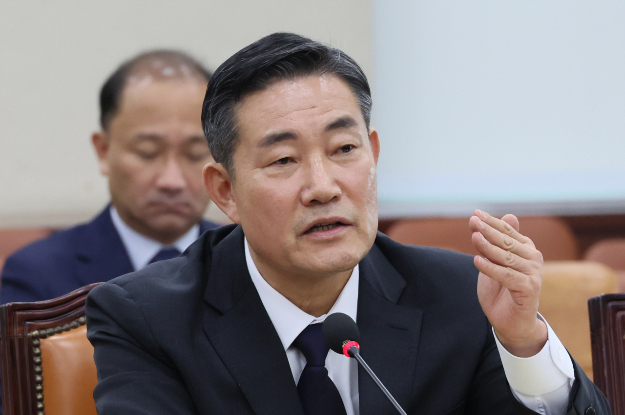 신원식 국방부 장관 후보자가 지난달 27일 국회에서 열린 인사청문회에서 의원 질의에 답변하고 있다. [연합]