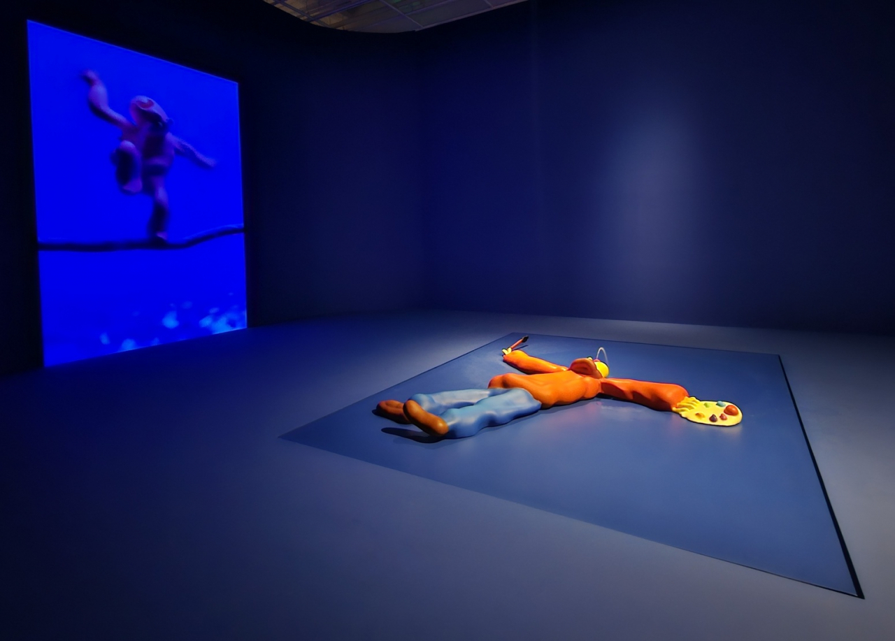 "Fountain" by Austin Lee is on display at the exhibition "Austin Lee: Passing Time" at Lotte Museum of Art in Seoul. (Park Yuna/The Korea Herald)