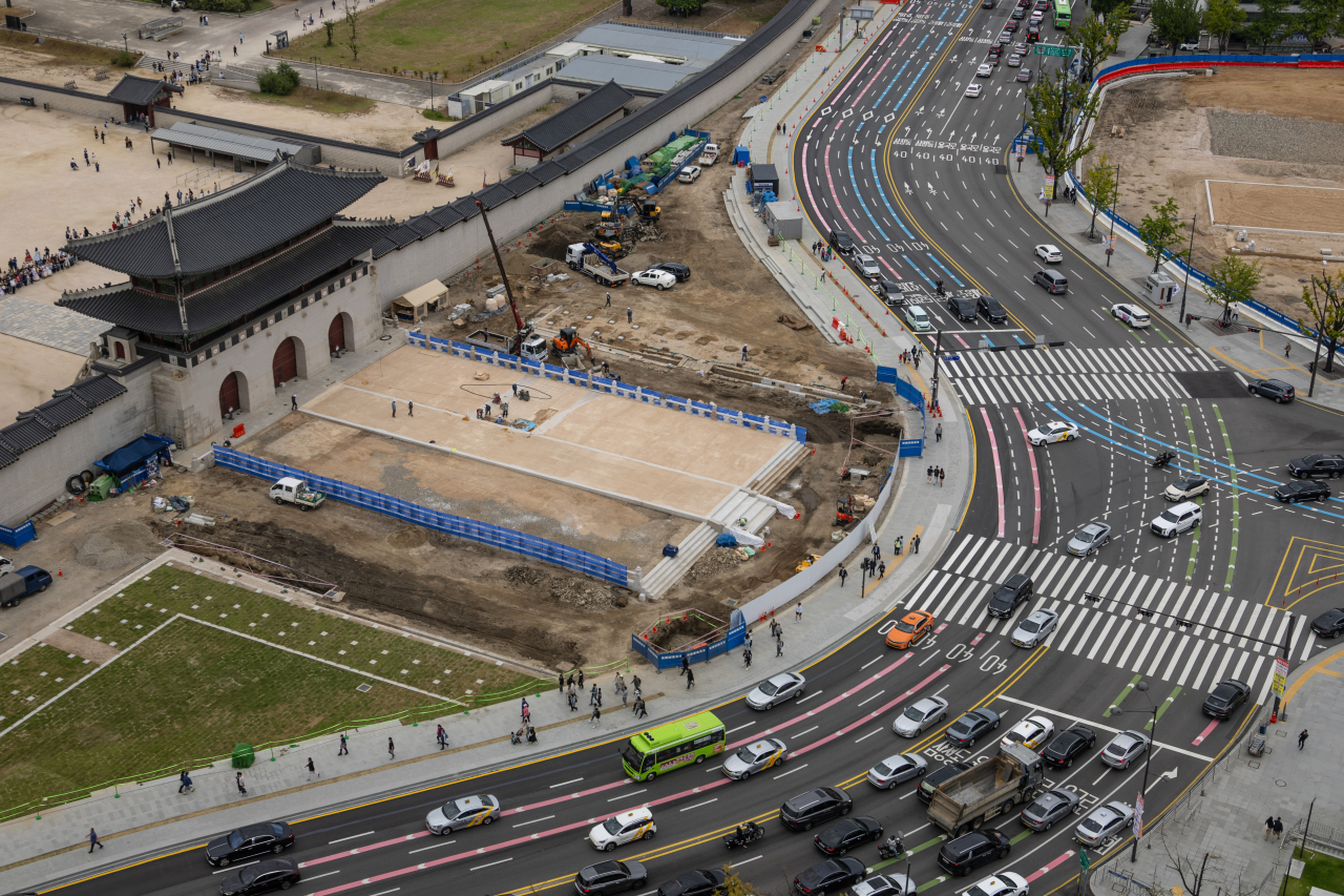This photo shows the area in front of Gyeongbokgung in central Seoul on Tuesday. (Yonhap)