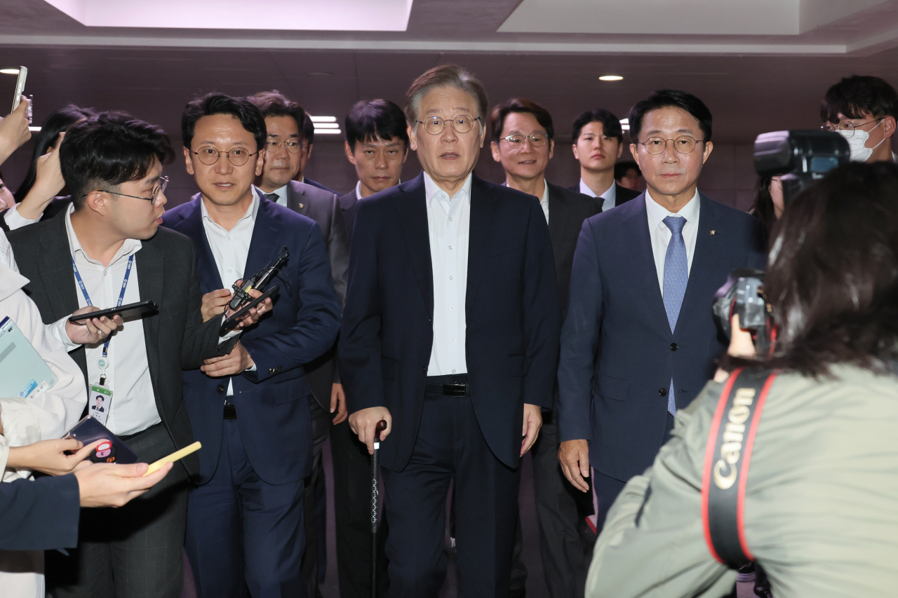 이재명 더불어민주당 대표가 6일 국회 본회의에 출석하기 위해 국회에 도착하고 있다. [연합]
