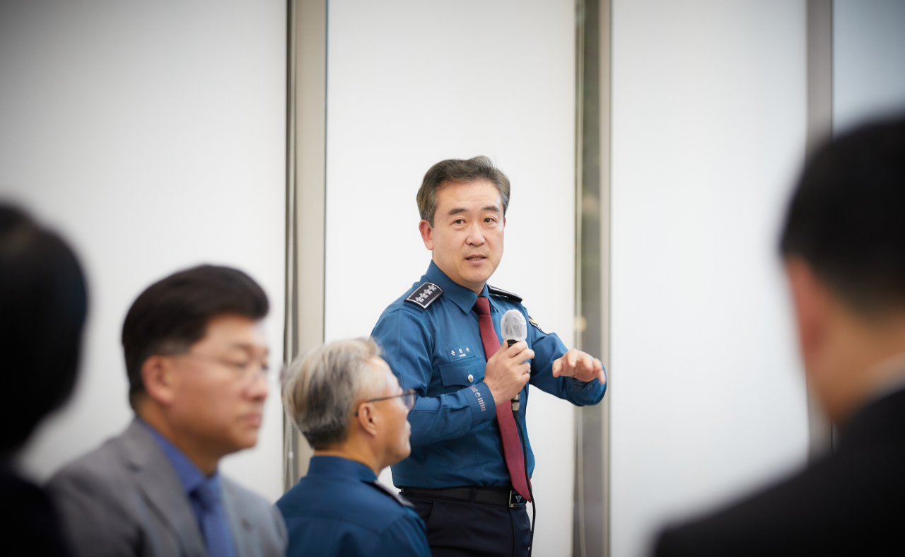 6일 경찰청에 따르면 윤희근 경찰청장은 10월 5일부터 10월 6일 양일간 3회에 걸쳐 경찰청에서 일선 경찰서 현장 경찰관 100명을 차례로 초청해 릴레이 소통간담회를 가졌다. [경찰청 제공]