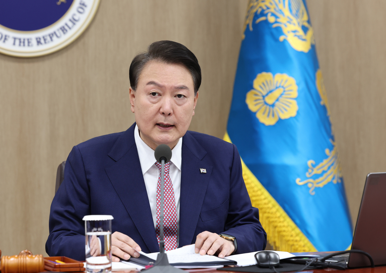 윤석열 대통령이 10일 서울 용산 대통령실 청사에서 열린 국무회의에서 발언하고 있다. [연합]