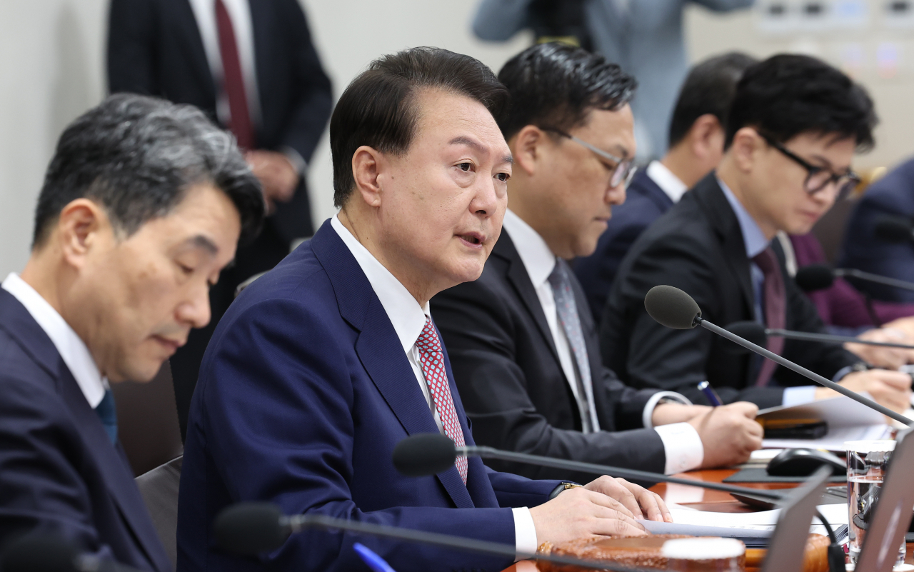 윤석열 대통령이 10일 서울 용산 대통령실 청사에서 열린 국무회의에서 발언하고 있다. [연합]