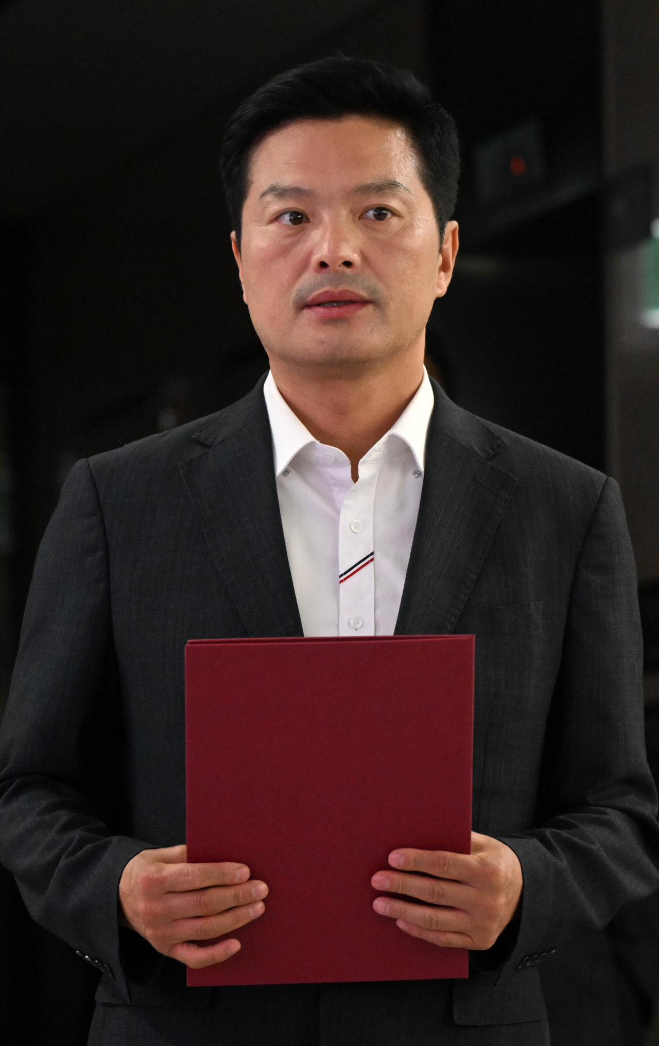 김태우 국민의힘 강서구청장 후보가 11일 서울 강서구 캠프사무소에서 패배를 인정하는 입장을 밝히고 있다. [연합]