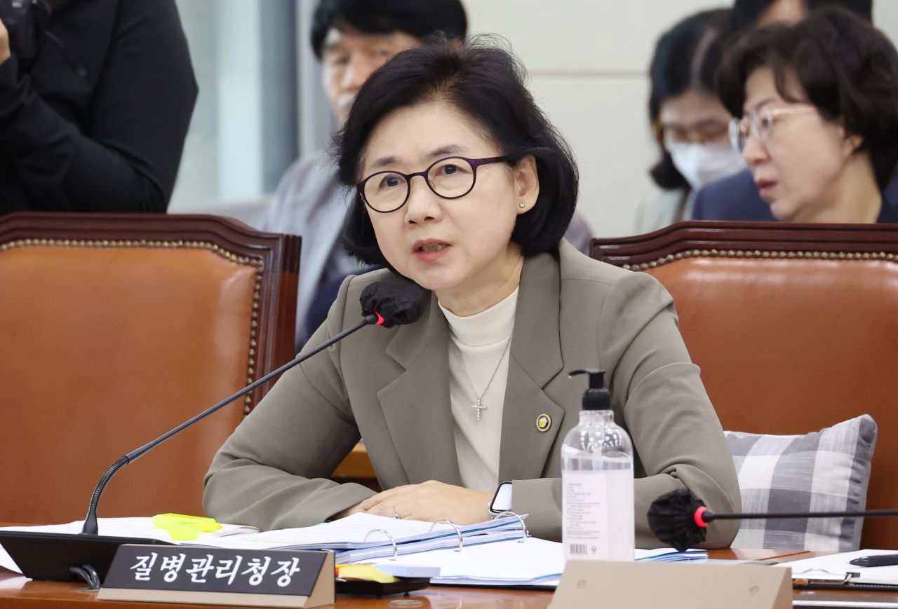 11일 국회에서 열린 보건복지위원회 국정감사에 출석한 지영미 질병관리청장이 의원 질의에 답하고 있다. [연합]