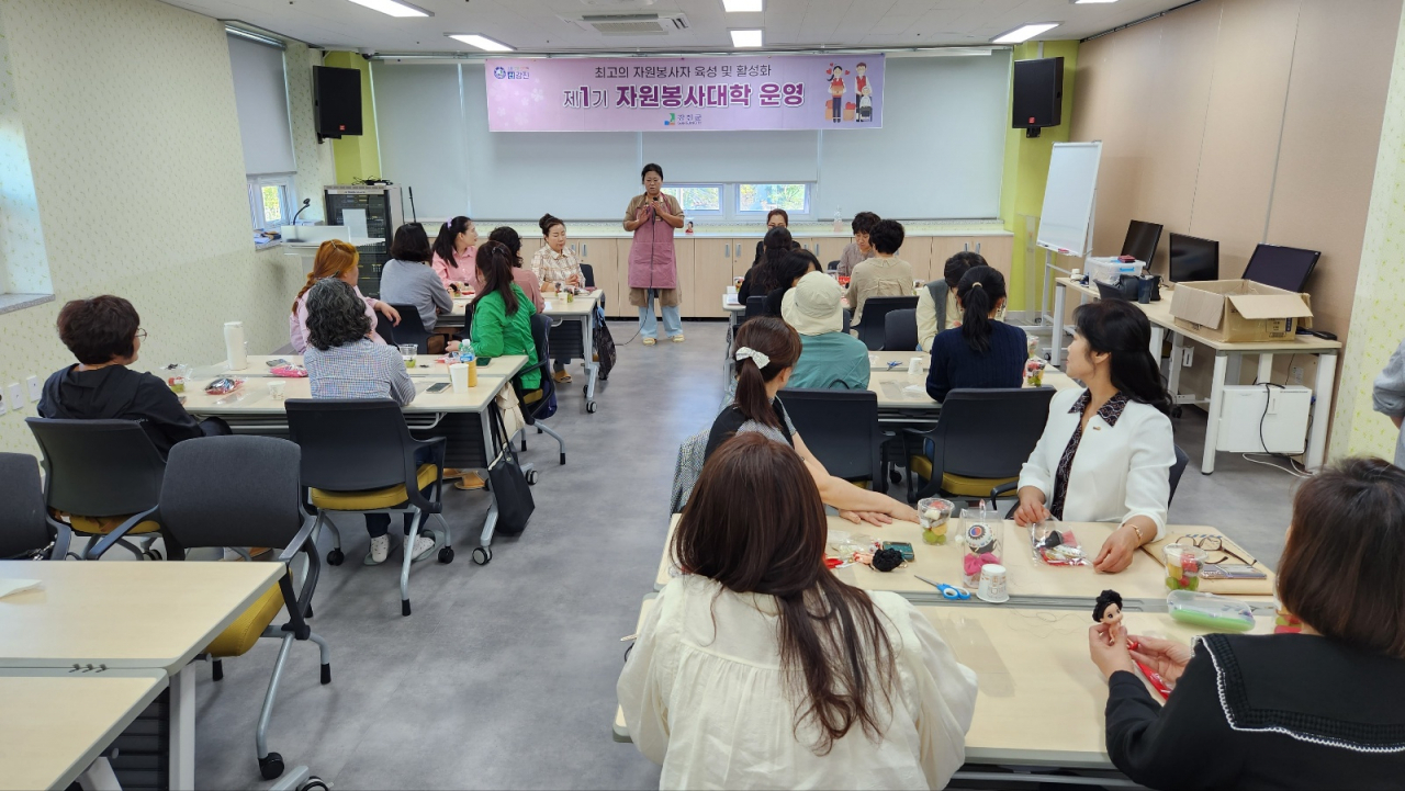 강진군은 자원순환의 새활용으로 나눔 문화 확산을 위해 업사이클링 교육을 실시했다고 12일 밝혔다