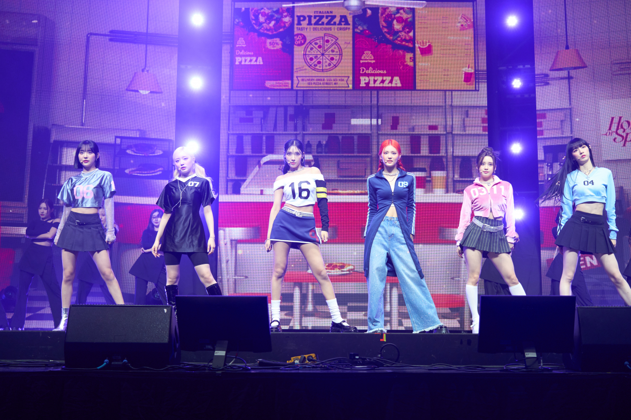 Lightsum performs 'Honey or Spice' at a press conference in Seoul on Wednesday. (Cube Entertainment)