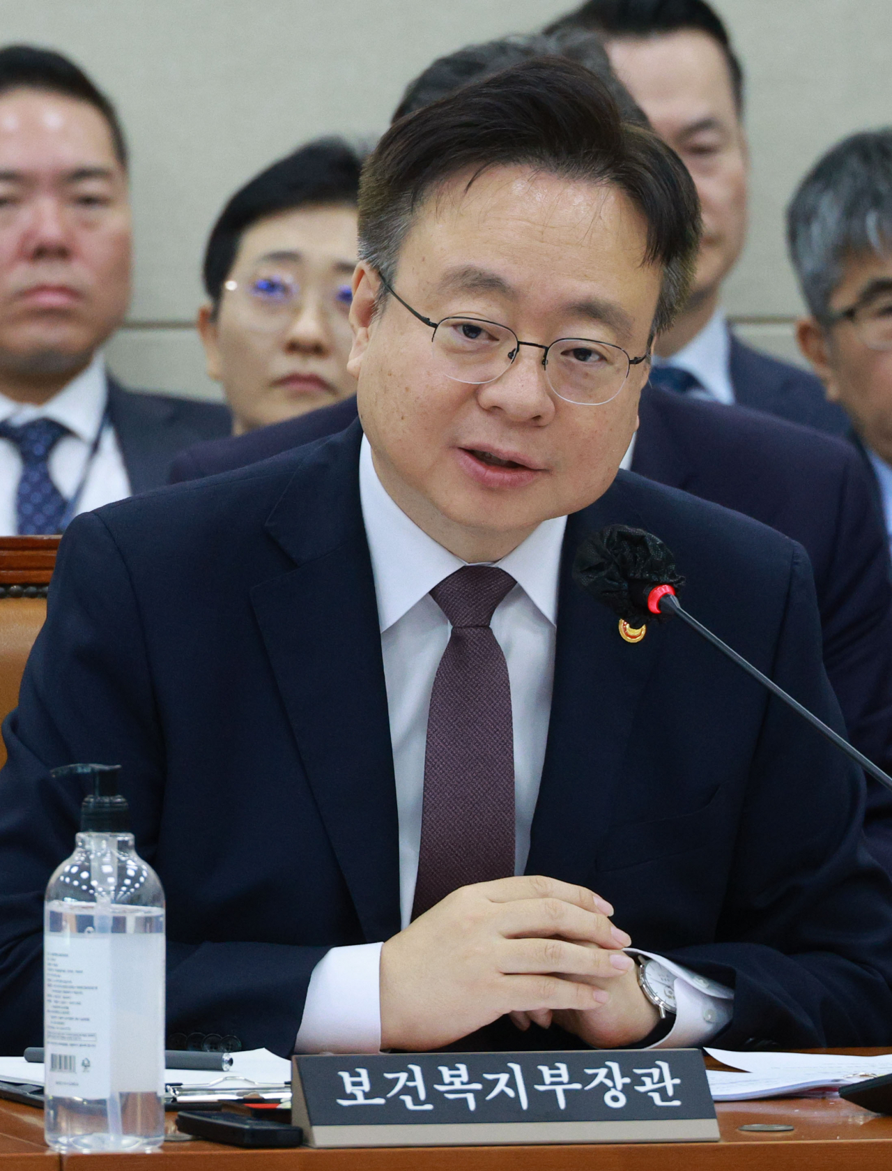 조규홍 보건복지부 장관이 12일 국회에서 열린 보건복지위원회 국정감사에서 의원 질의에 답하고 있다. [연합]