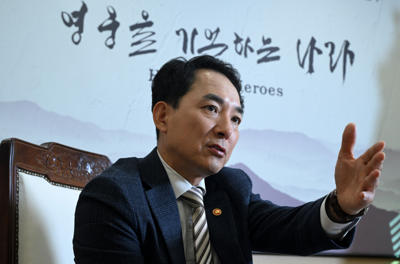 박민식 국가보훈부 장관이 10일 서울 용산 서울지방보훈청에서 헤럴드경제와 인터뷰하고 있다. 임세준 기자