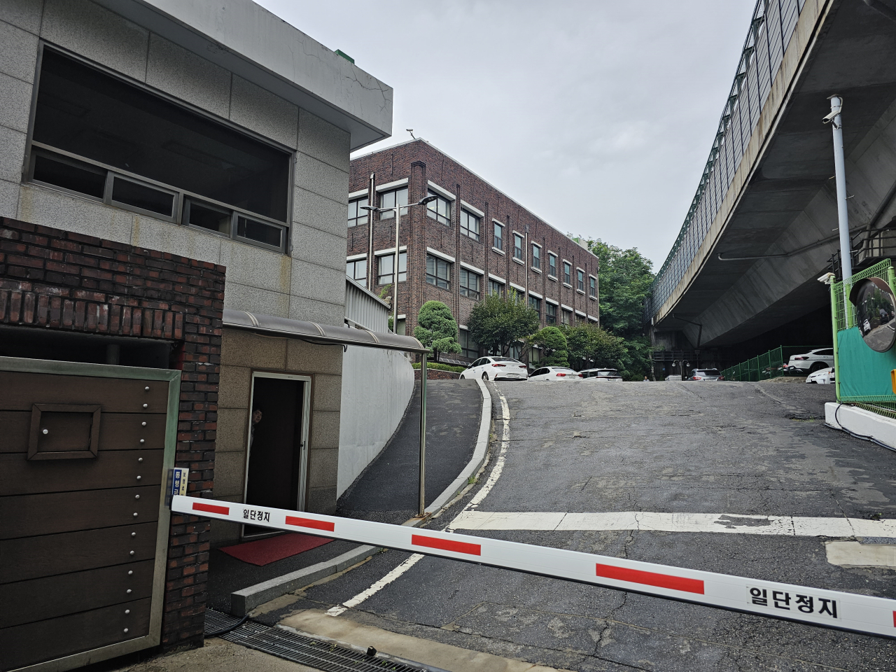 지난 8월 찾은 서울 서대문구 홍제3동 대공분실. 현재 경찰청 안보수사1대와 2대가 사용 중인 이곳은 지난 8월 대공 수사를 위한 경찰-국정원 공조사건 수사 전담 조직이 추가로 꾸려졌다. 박지영 기자