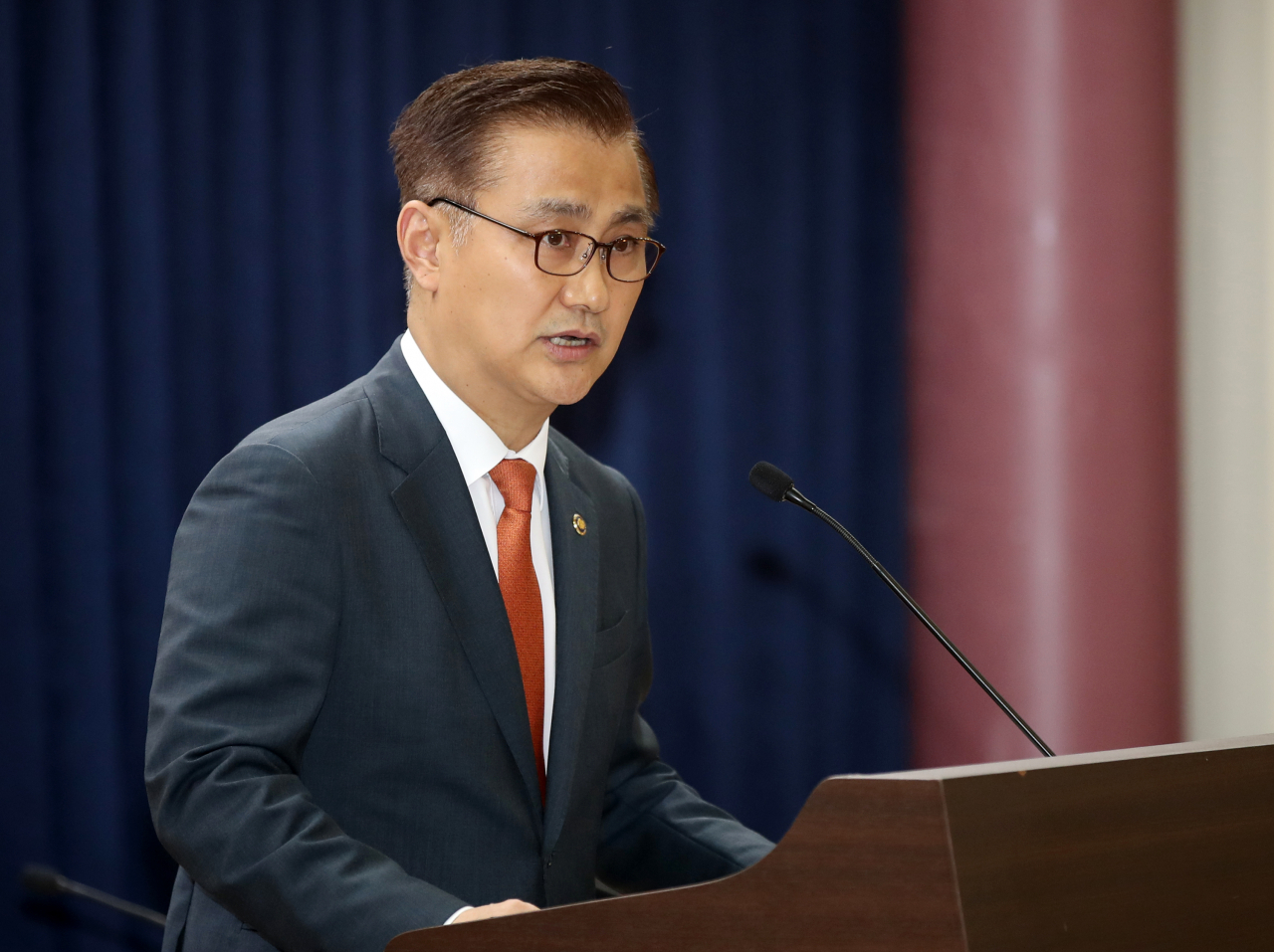 엄동환 방위사업청장은 16일 국회 국방위원회의 방사청 국정감사에서 “425사업을 통해 개발한 우리 군 독자 정찰위성은 올해 11월 발사할 예정으로 본격적인 우주 전력시대를 여는 기반을 마련했다”고 말했다. 자료사진. [뉴시스]