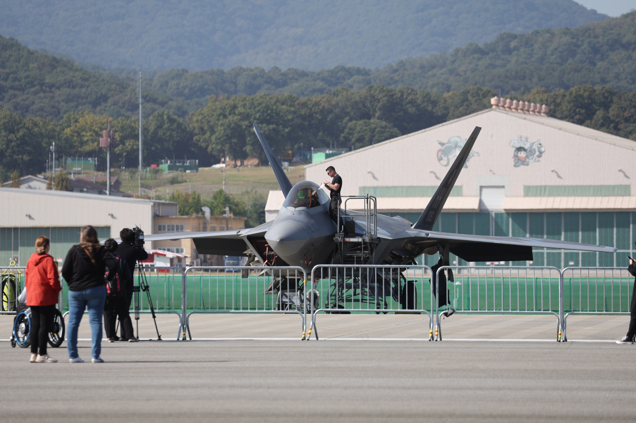 US Air Force's F-22 Raptor, known as the world's most formidable airpower, is on display outdoors on Monday, a day before the six-day 2023 Seoul ADEX kicks off. (Yonhap)