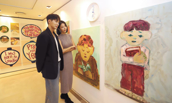 신세계 본점에서 ‘다음 단계(Next Chapter)’라는 주제로 11월 5일까지 총 50여 작가의 200여점 작품을 소개하는 ‘블라섬아트페어’가 열린다. [신세계 제공]