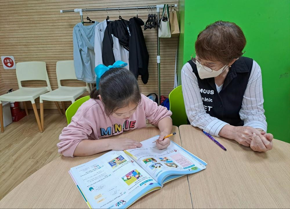 서울 강동구는 아동돌봄시설 이용 아동 중 집중관리가 필요한 아동을 전담할 인력을 배치해 관리한다고 18일 밝혔다. [강동구 제공]