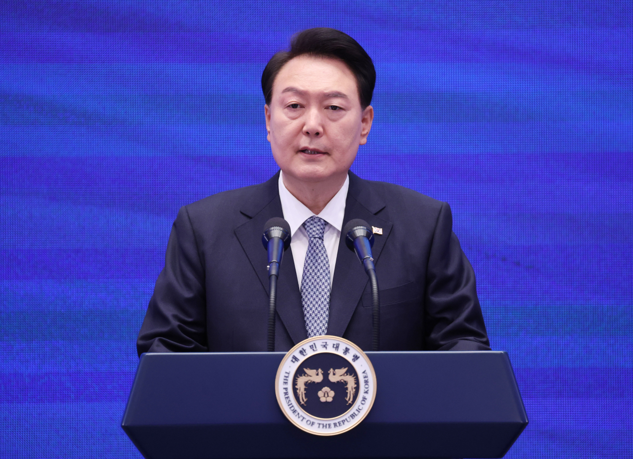 윤석열 대통령이 18일 청와대 영빈관에서 열린 제78주년 경찰의날 기념식에서 축사하고 있다. [연합]