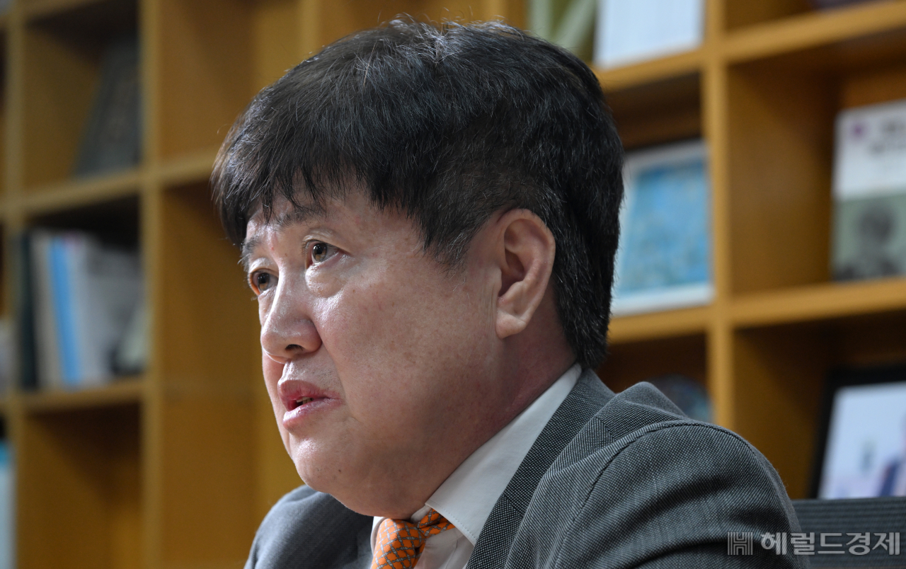 유경준 국민의힘 의원이 13일 서울 여의도 국회 의원회관에서 헤럴드경제와 인터뷰를 하고 있다. 임세준 기자