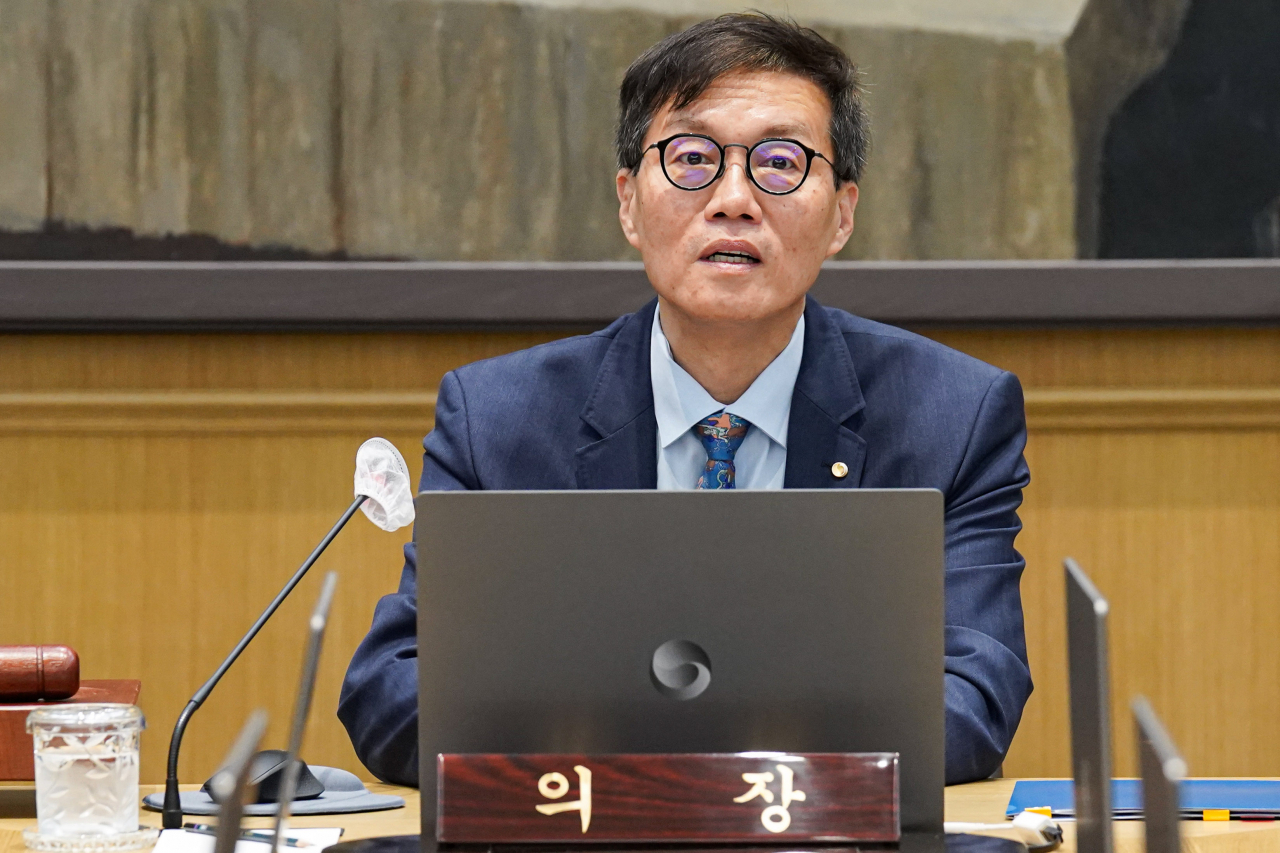 이창용 한국은행 총재가 19일 서울 중구 한국은행에서 열린 금융통화위원회 본회의를 주재하고 있다. [연합]