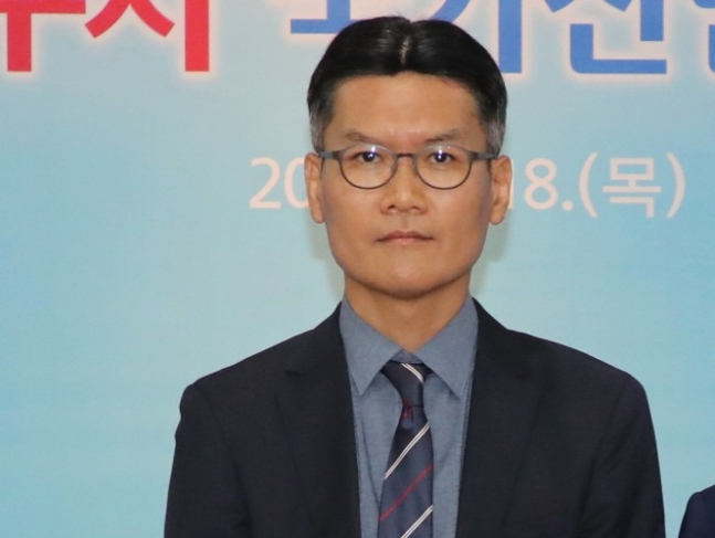 엘앤에프 대표, 1년간 매달 자사주 매수…