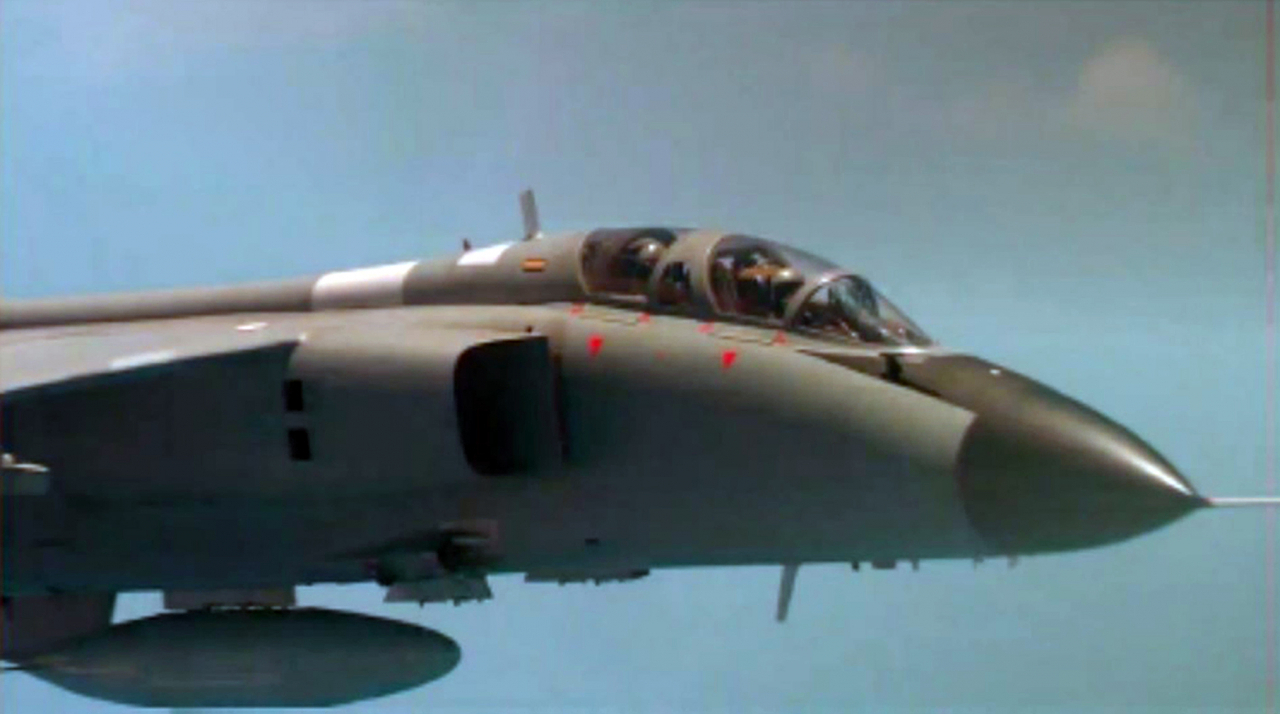 This file photo shows a Chinese fighter jet. (AP-Yonhap)