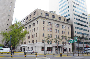 서울 중구에 위치한 남대문로 한국전력공사 사옥.1928년 12월 30일에 준공된 국내 최초의 근대적 오피스 건물로 경성전기 주식회사 사옥으로 사용됐다. [문화재청 제공]