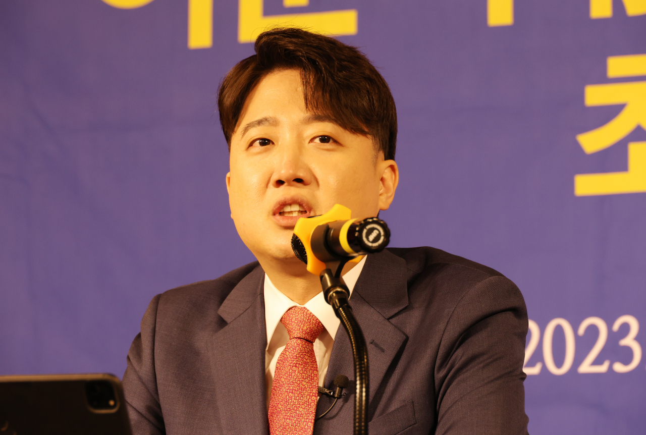 이준석 국민의힘 전 대표가 18일 대구 남구 대구아트파크에서 열린 대구·경북 언론인 모임 아시아포럼21 정책토론회에서 발언하고 있다. [연합]