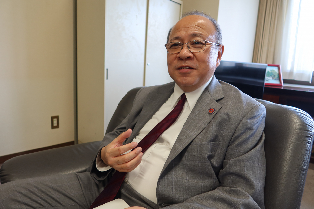 일본 도쿄 출입국재류관리청 집무실에서 마루야마 히데하루(丸山秀治·59) 출입국재류관리청 차장이 헤럴드경제와 인터뷰하고 있다. 박지영 기자