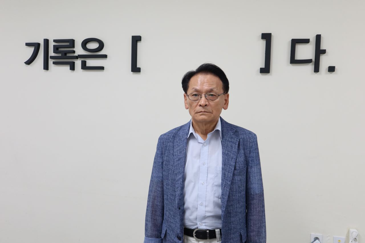 1981년 서울 용산구 남영동 대공분실에 끌려가 고문을 당한 유동우씨. 전국민주노동자연맹(전민노련) 활동이 이유였다. [박지영 기자]
