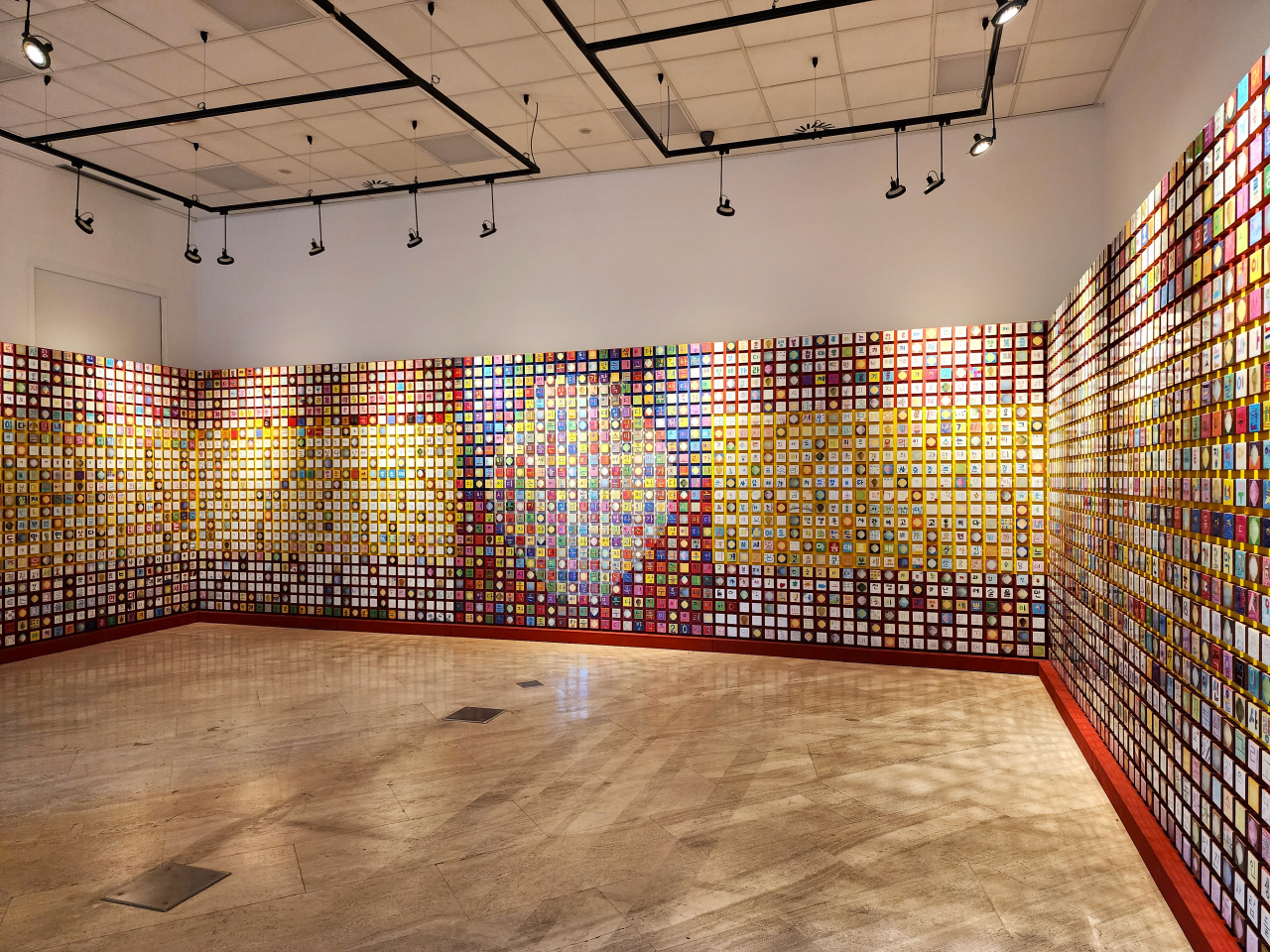“Things I Know” is on display at the Korean Cultural Center in Madrid, Thursday. (Hwang Dong-hee/The Korea Herald)