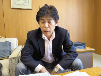 지난 13일, 일본 나고야에서 중부경제인연합회 카즈키 노무라 국제부장이 헤럴드경제와 인터뷰하고 있다.안세연 기자