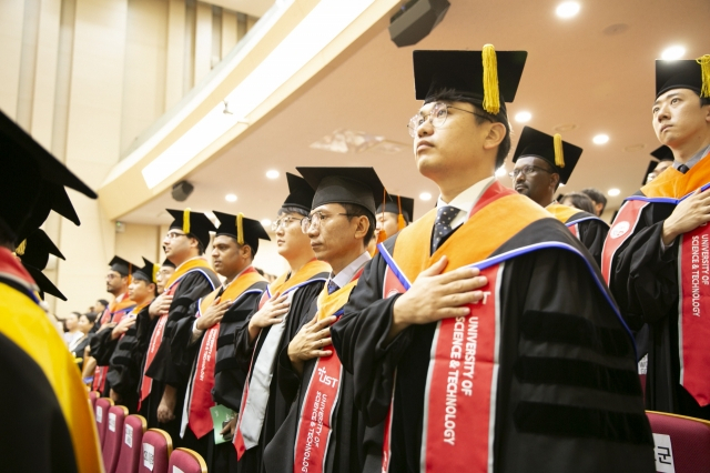 UST 외국인 학생들 졸업식 모습.[UST 제공]