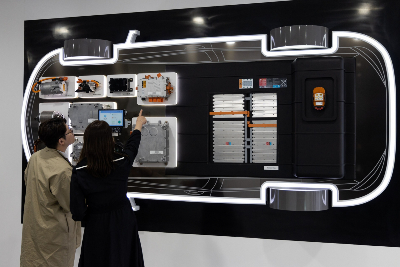An electric vehicle power train, equipped with LG Energy Solution's battery pack, is displayed at the LG Group Sciencepark R&D complex in Seoul. (Bloomberg)