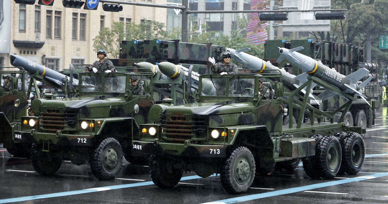 A military parade takes place to mark the 75th anniversary of South Korea’s armed forces in the first public show of show of force in 10 years on Sept. 26 in central Seoul. (Joint Press Corps)