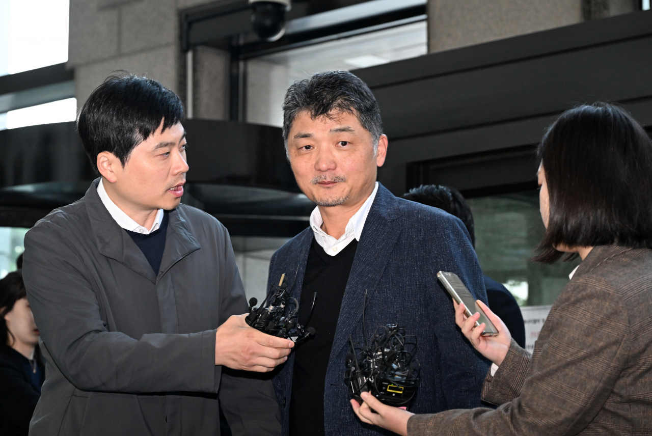 김범수 카카오 미래이니셔티브센터 센터장이 지난 23일 오전 서울 영등포구 금융감독원에 SM엔터테인먼트 인수 주가 시세조종 의혹과 관련해 출석하고 있다. 임세준 기자