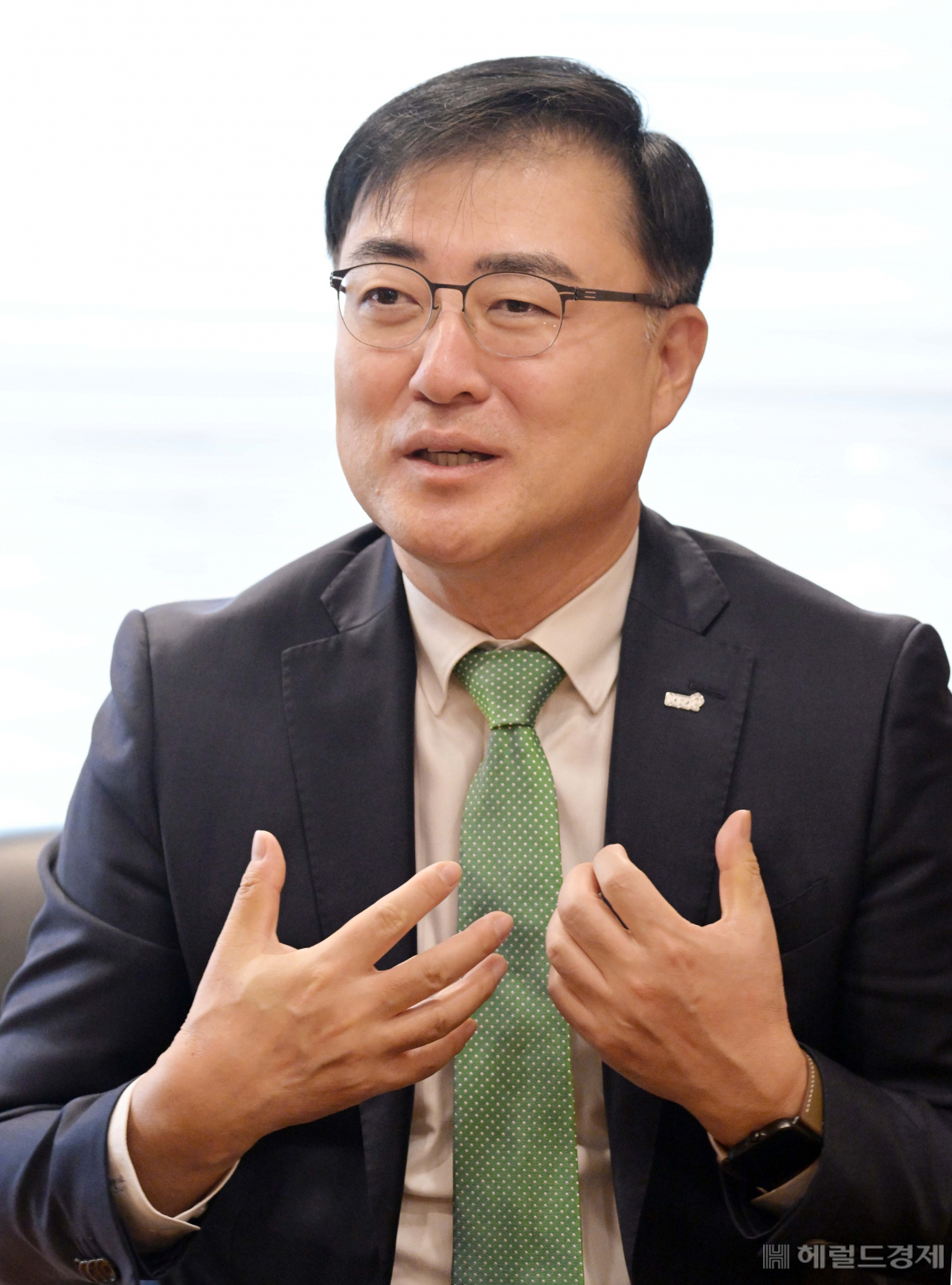 손병두 한국거래소 이사장이 지난 6일 오후 서울 영등포구 한국거래소 서울사무소에서 헤럴드경제와 인터뷰를 하고 있다. 이상섭 기자