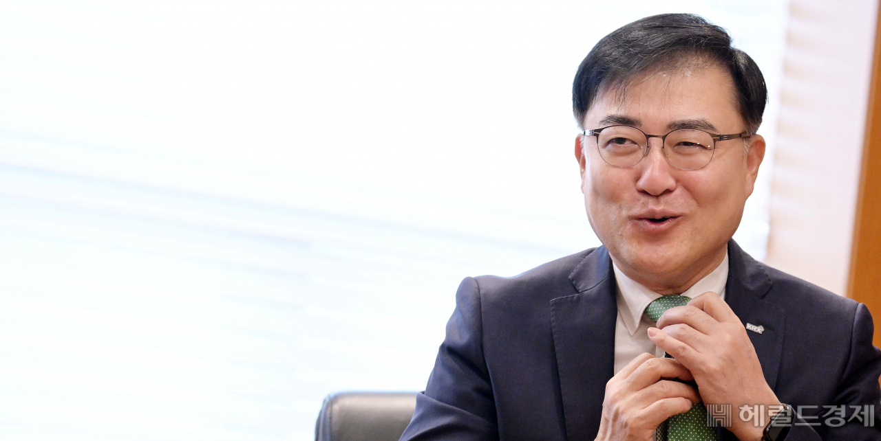 손병두 한국거래소 이사장이 지난 6일 오후 서울 영등포구 한국거래소 서울사무소에서 헤럴드경제와 인터뷰를 하고 있다. 이상섭 기자