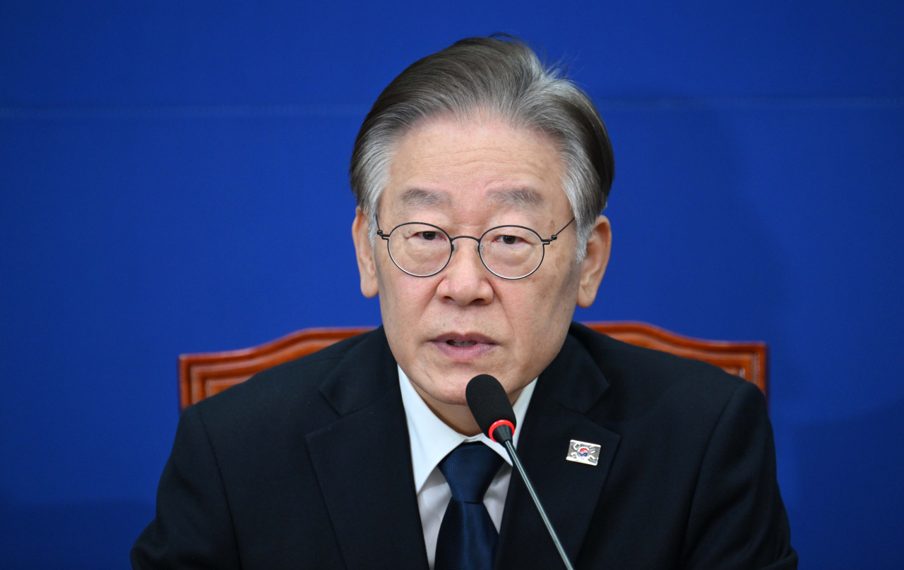이재명 더불어민주당 대표가 23일 오전 서울 여의도 국회에서 열린 최고위원회의에 참석해 모두발언을 하고 있다. 이상섭 기자