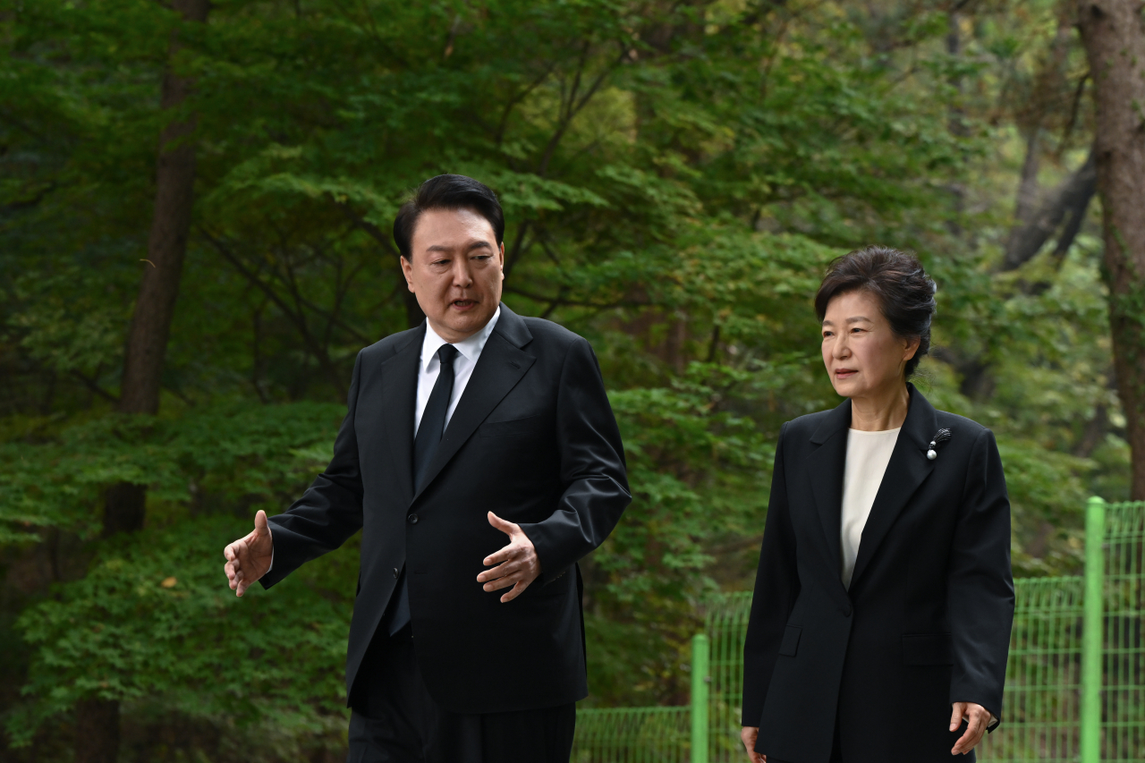 심상찮은 TK 지지율…尹대통령, 귀국 직후 朴 만났다 [용산실록]