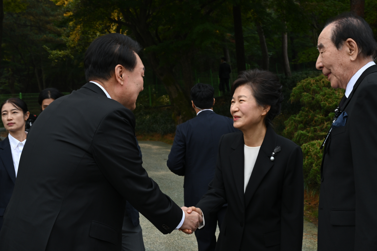 심상찮은 TK 지지율…尹대통령, 귀국 직후 朴 만났다 [용산실록]