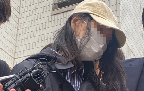 유치원에서 아이들 급식에 모기기피제와 계면활성제 성분이 든 액체를 넣은 혐의를 받고 있는 A씨. [뉴시스]