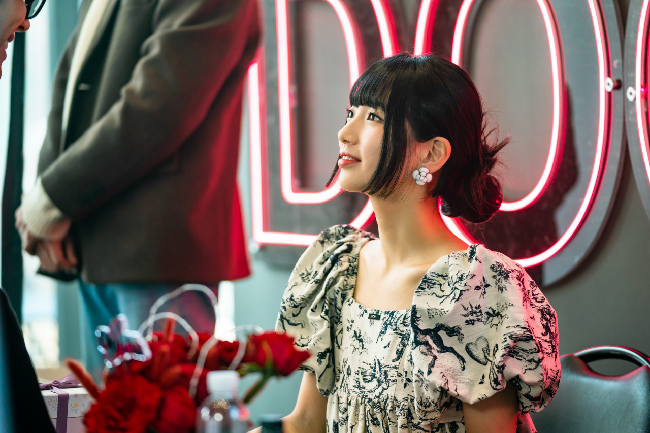 Suzy plays former K-pop superstar Doona in “Doona!” (Netflix)