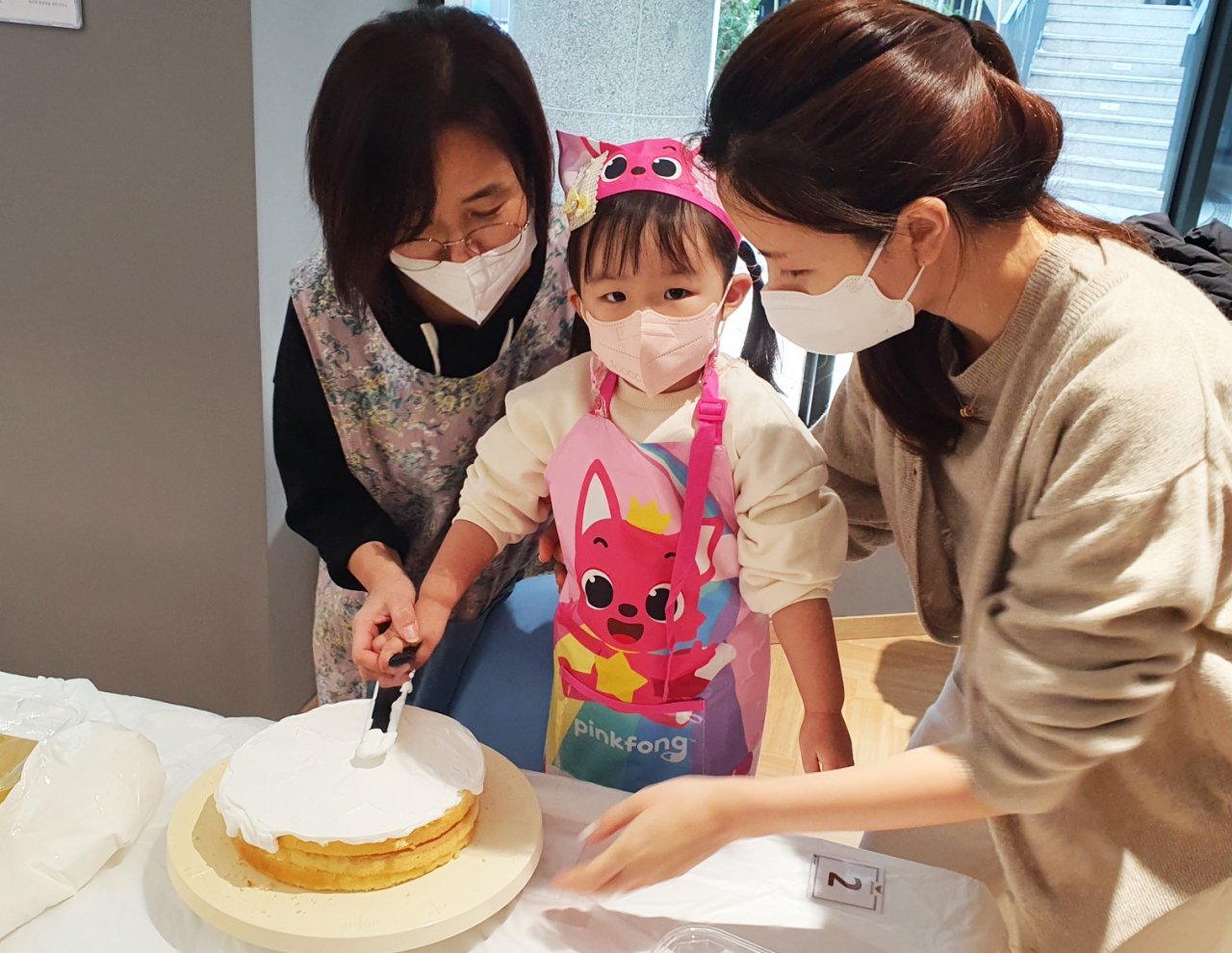 주거서비스 최우수 인증을 받은 ‘독산역 롯데캐슬’ 단지 입주민들이 행사에 참여하고 있다. [롯데건설 제공]