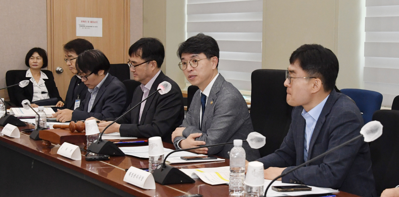 김완섭 기획재정부 제2차관이 31일 오전 서울 종로구 정부서울청사에서 열린 '재정사업평가위원회'를 주재, 모두발언을 하고 있다.[기획재정부 제공]