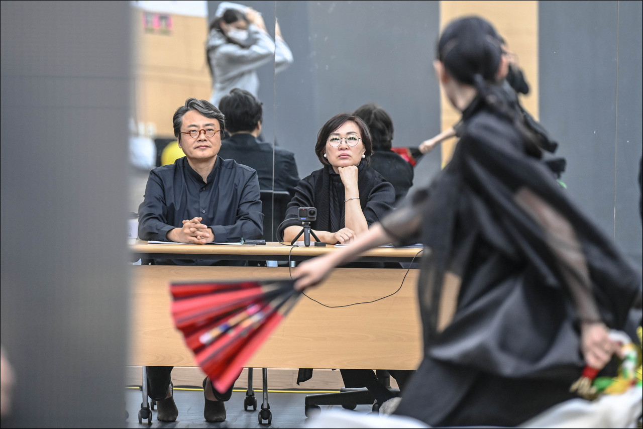 정혜진 서울시무용단 단장, 민천홍 의상 디자이너 [세종문화회관 제공]