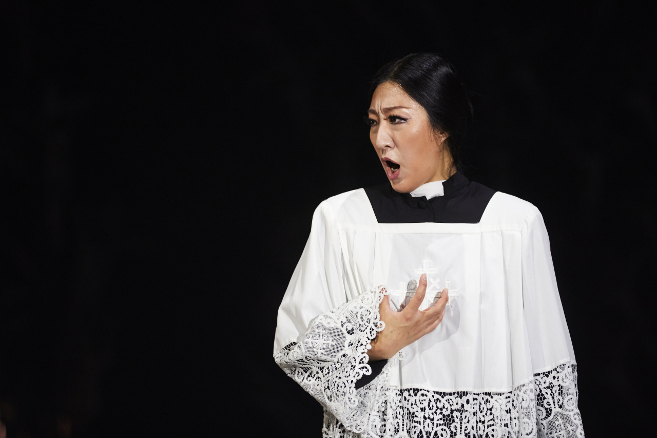 Vittoria Yeo performs Bellini‘s opera “Norma,” a production originally staged by The Royal Opera House and directed by Alex Olle, on Oct. 26 at the Seoul Arts Center in Seoul. (SAC)