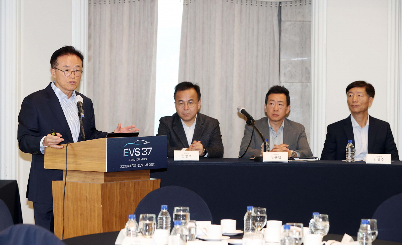 선우명호(왼쪽) EVS37 조직위원장이 모두발언을 하고 있다. [EVS37 조직위 제공]