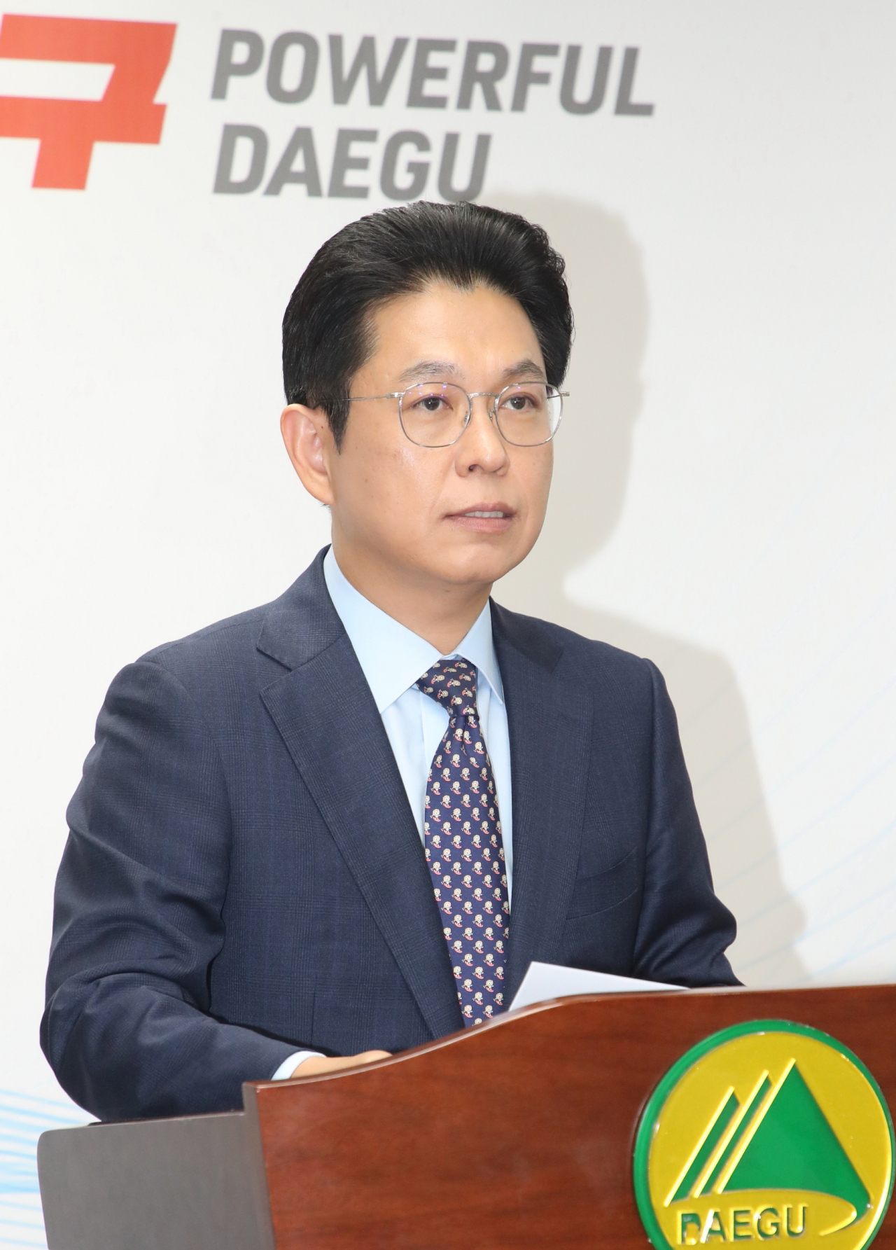 안중곤 대구시 경제국장이 1일 대구시청에서 농수산물 도매시장 재건축 관련 기자설명회를 갖고 있다.(사진=대구시)